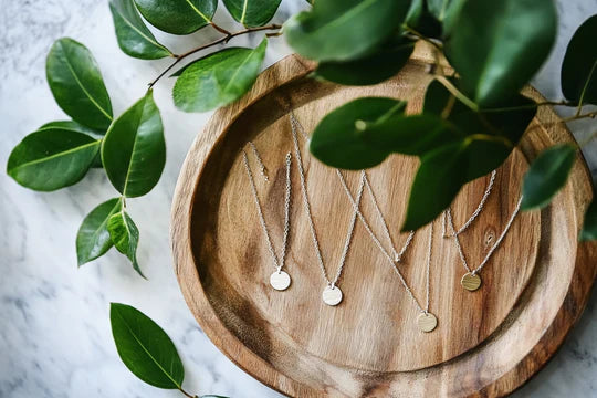 Wie du Schmuck richtig kombinierst: Tipps für Layering und Stil