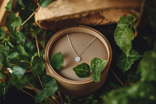 Nachhaltiger Schmuck: Warum umweltfreundliche Materialien wichtig sind